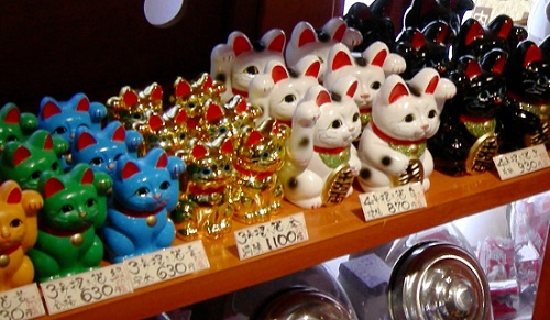 Maneki-Neko-meo-may-man-cua-nguoi-nhat-ban.jpg