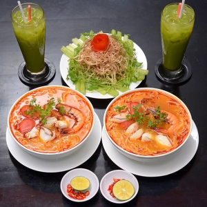 combo-2-bun-thai-hai-san-2-ly-tra-sua-thai-1-dia-trai-cay (6).jpg