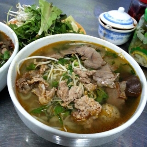 bun-bo-hue-14111-1415459386.jpg