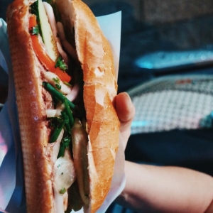 banh-mi-thit-5CNakiJe5rn8c4l8-195673-1459081185.jpg