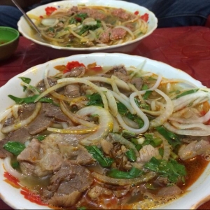 bun bo hue2.jpg