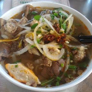 Bún Bò Huế Cô Mai.jpg