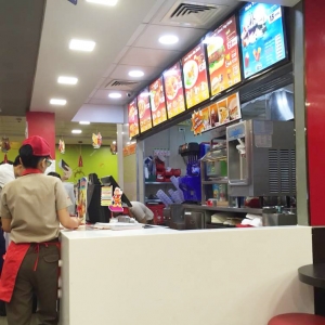 jollibee 04.jpg