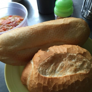 Banh mi xiu mai2.jpg