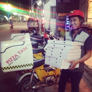 pizza taxi 02.jpg