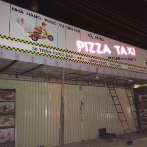 pizza taxi 03.jpg