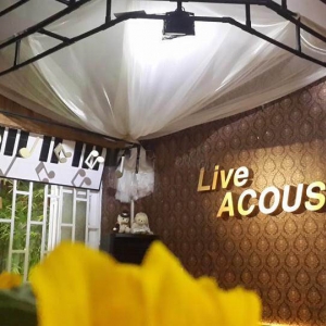 Dolly Acoustic Cafe2.jpg