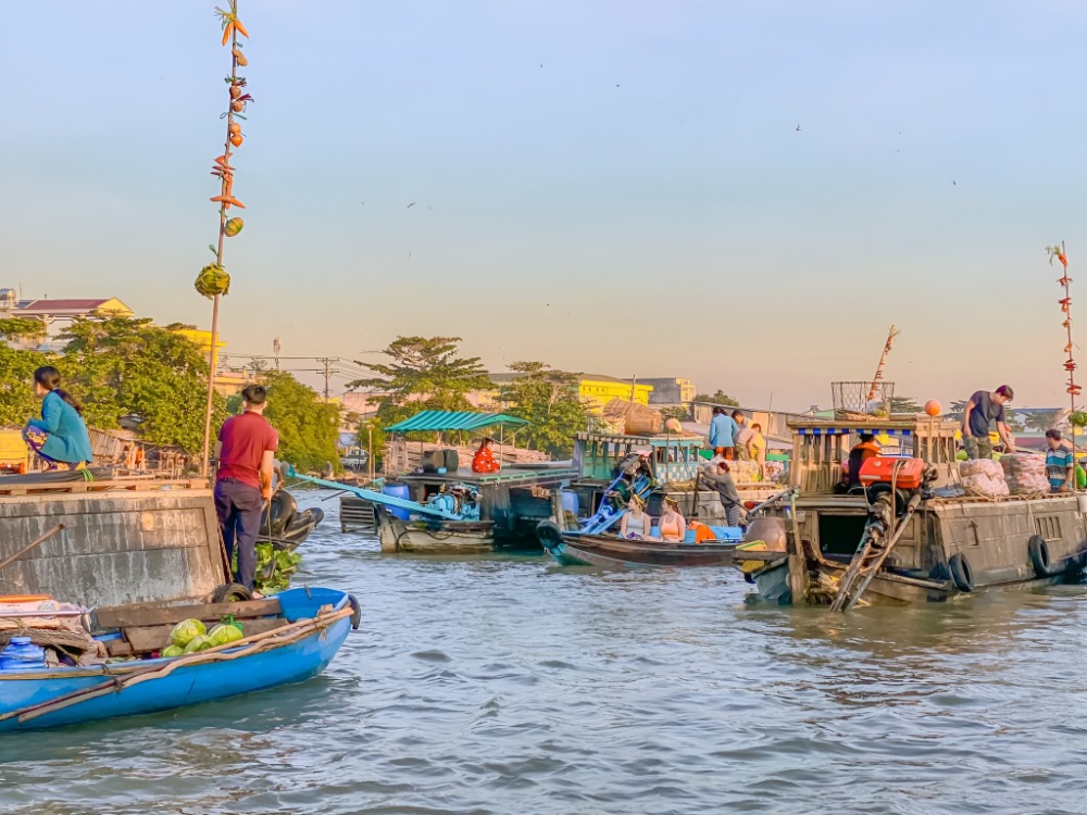 Chợ Nổi Trà Ôn