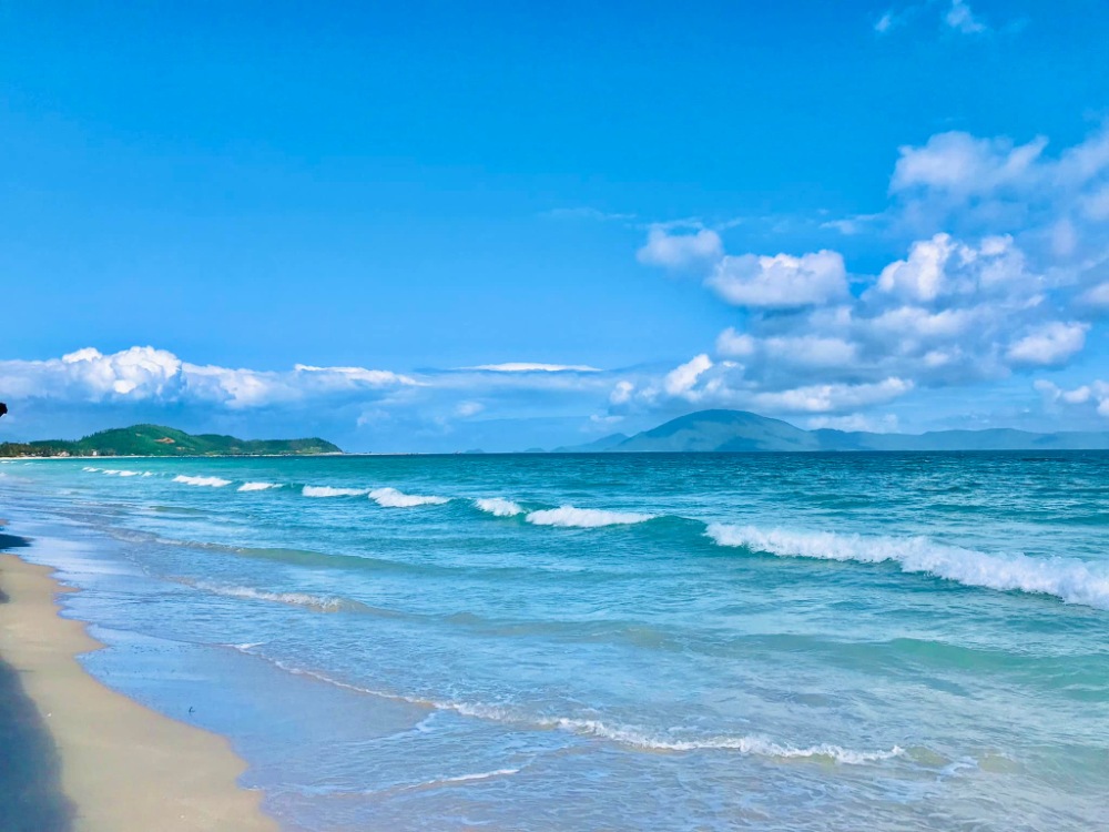 Bãi Biển Dốc Lết