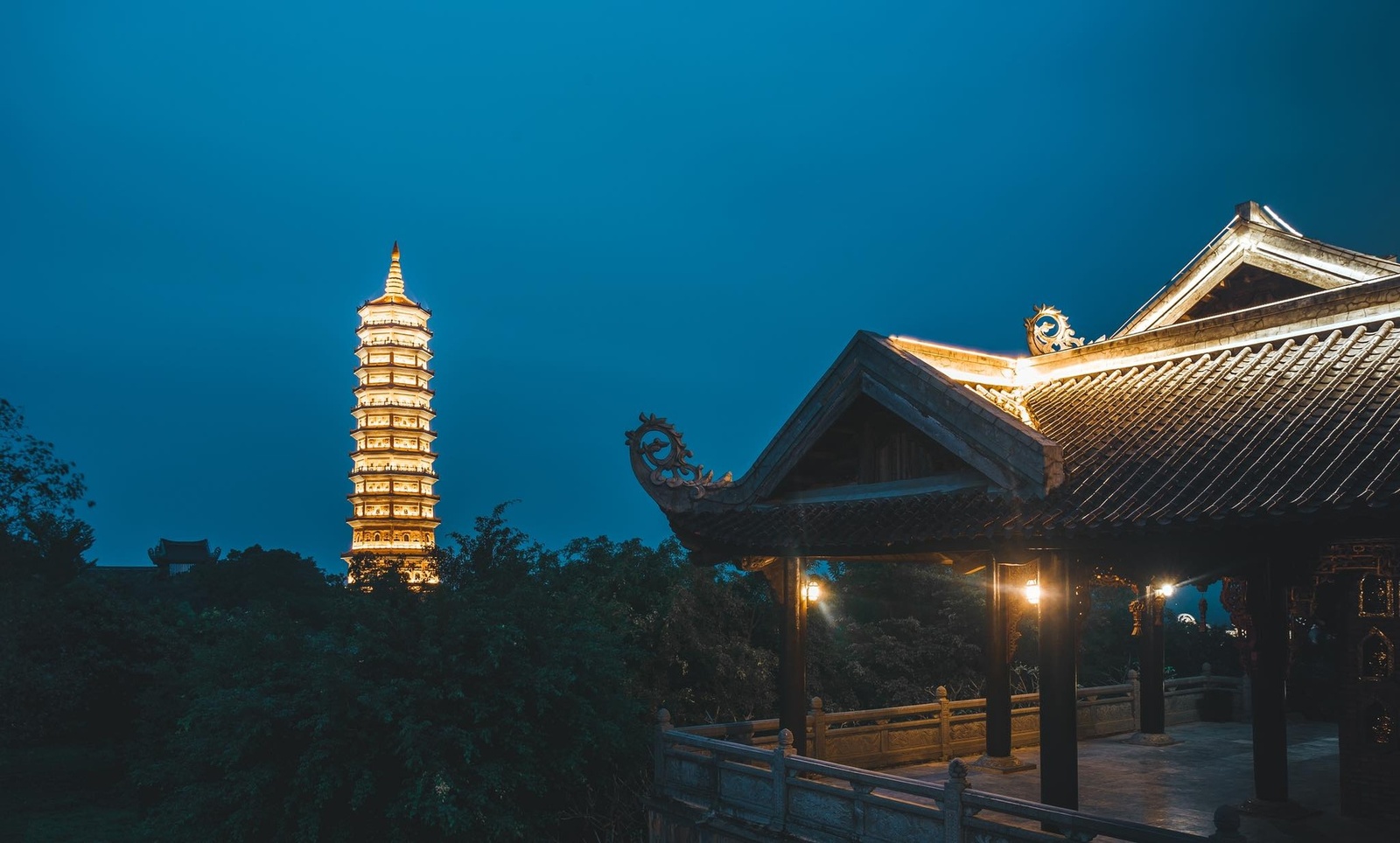Bái Đính về đêm — ảnh 6