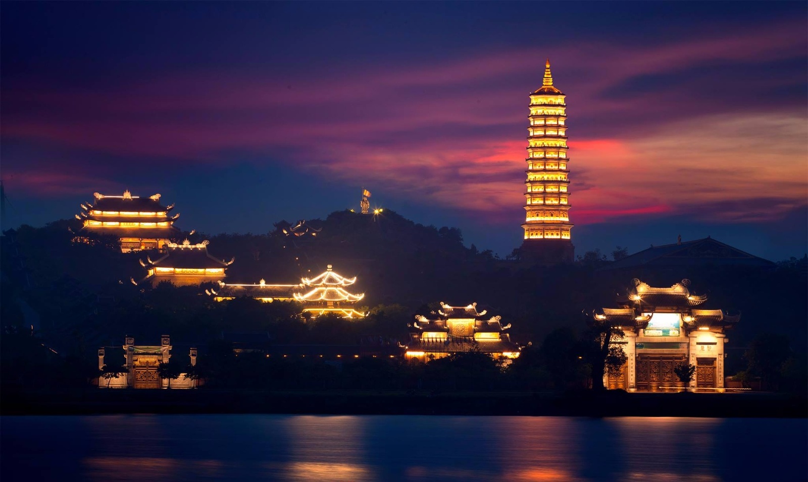 Bái Đính về đêm — ảnh 7