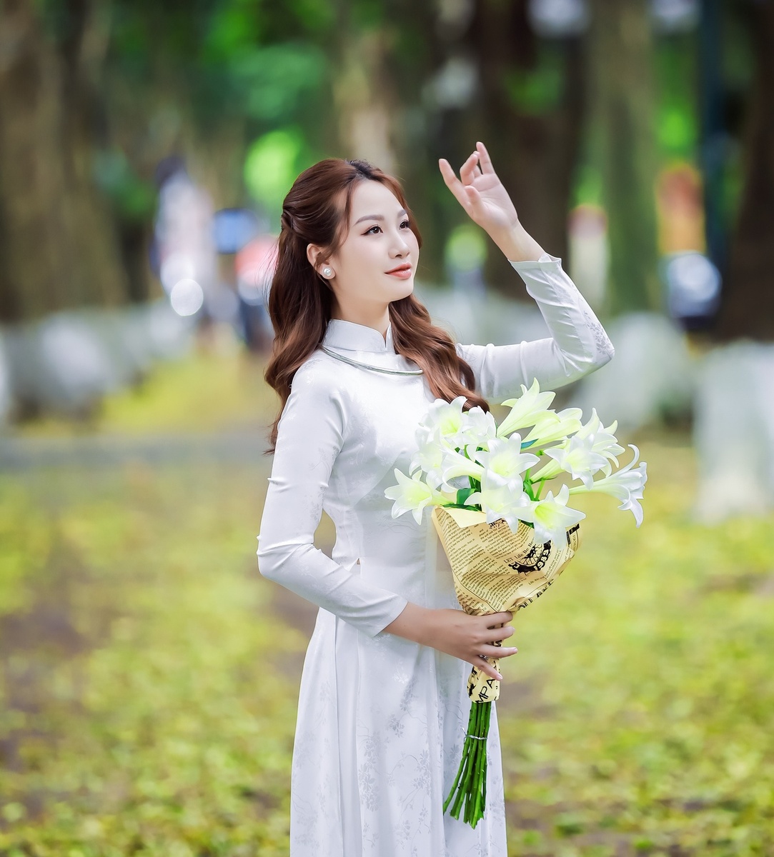 Hoàng Lan - Kỷ niệm 4.2024 — ảnh 2