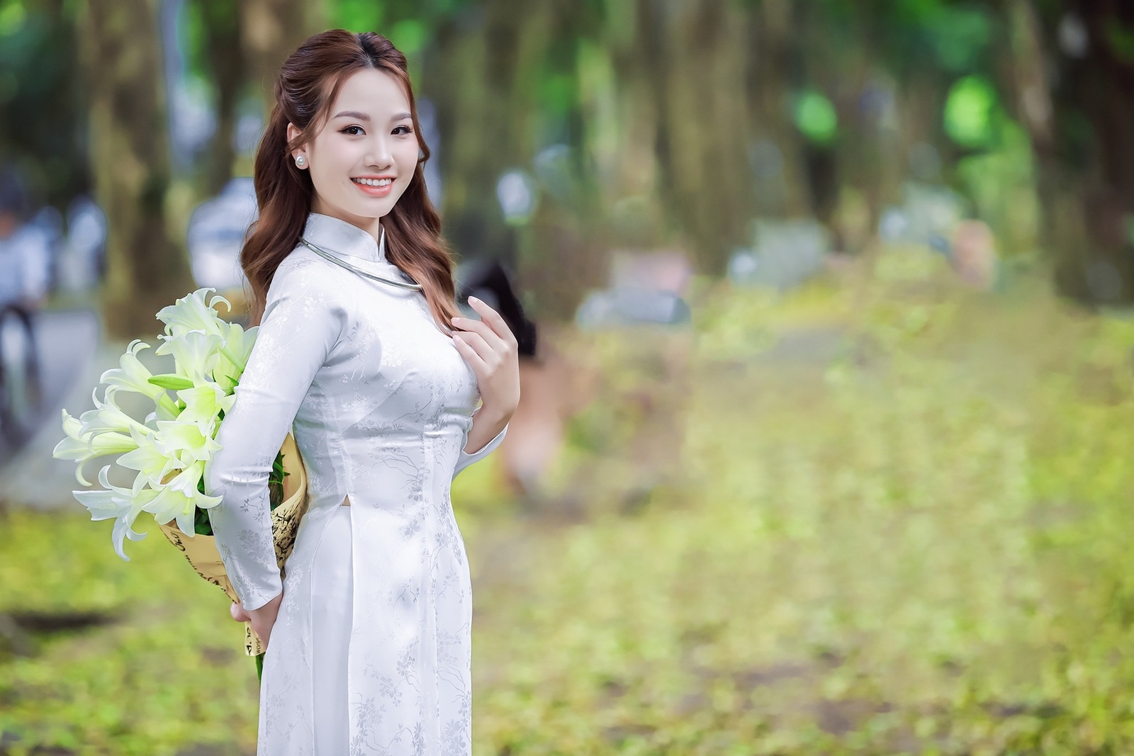 Hoàng Lan - Kỷ niệm 4.2024 — ảnh 3