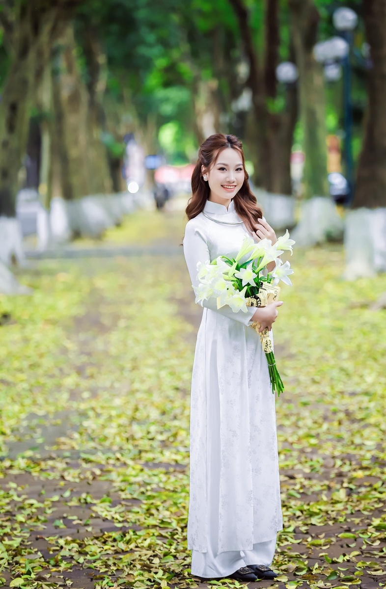 Hoàng Lan - Kỷ niệm 4.2024 — ảnh 7