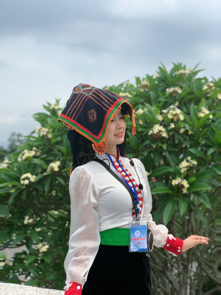 Hà Trang - Kỷ niệm 5.2024 — ảnh 1