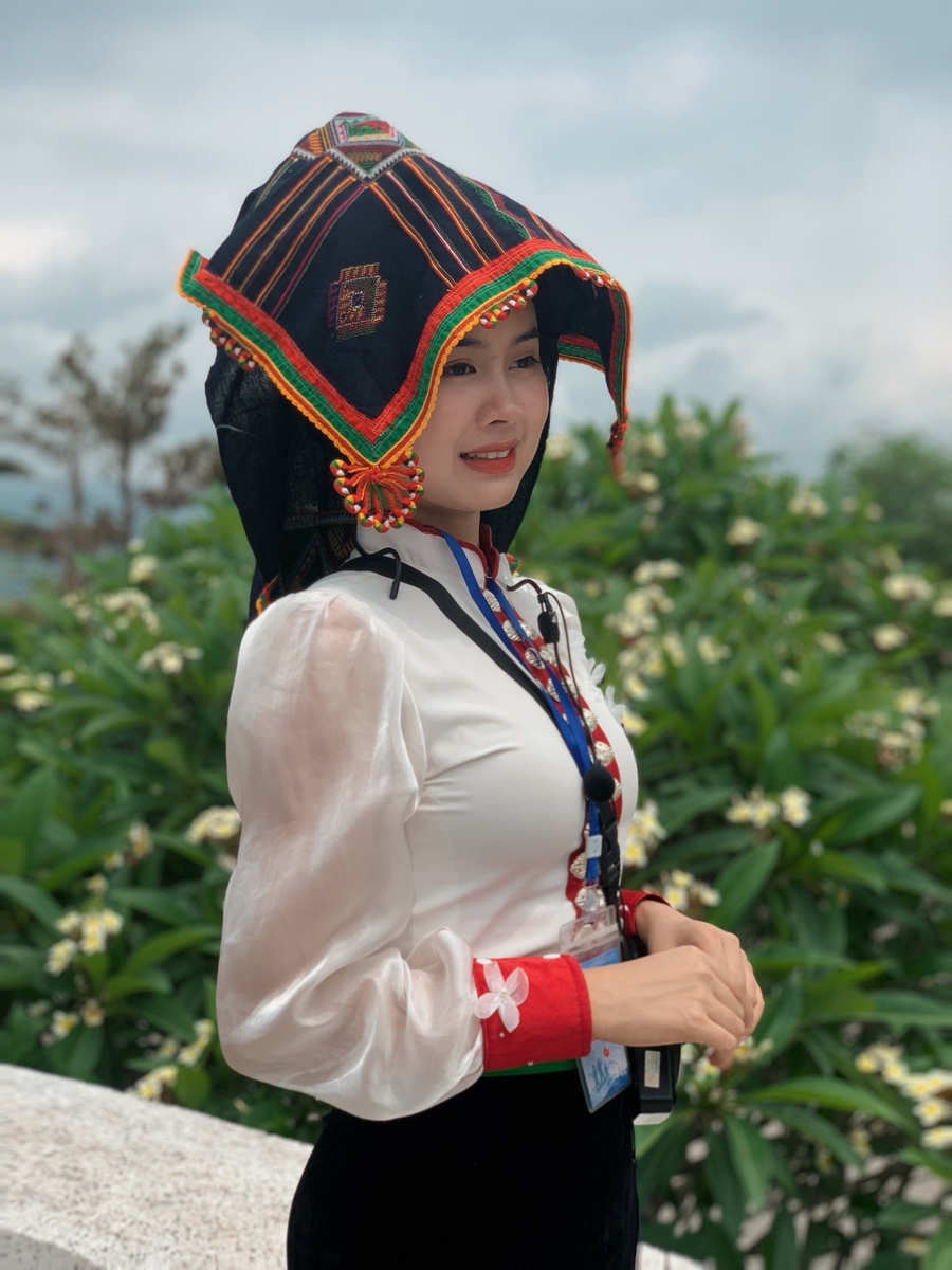 Hà Trang - Kỷ niệm 5.2024 — ảnh 2