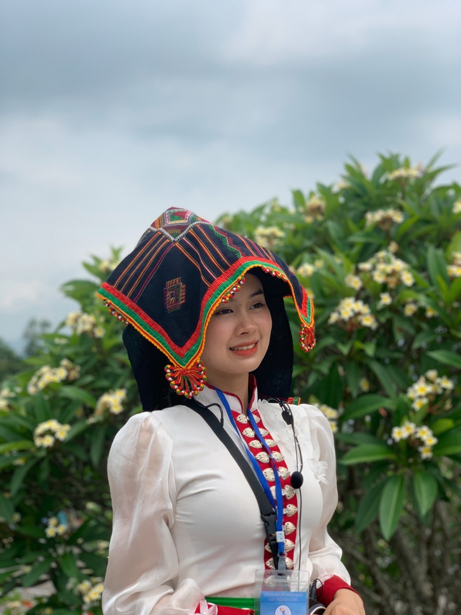 Hà Trang - Kỷ niệm 5.2024 — ảnh 3