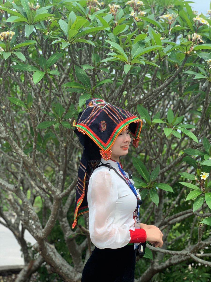 Hà Trang - Kỷ niệm 5.2024 — ảnh 4