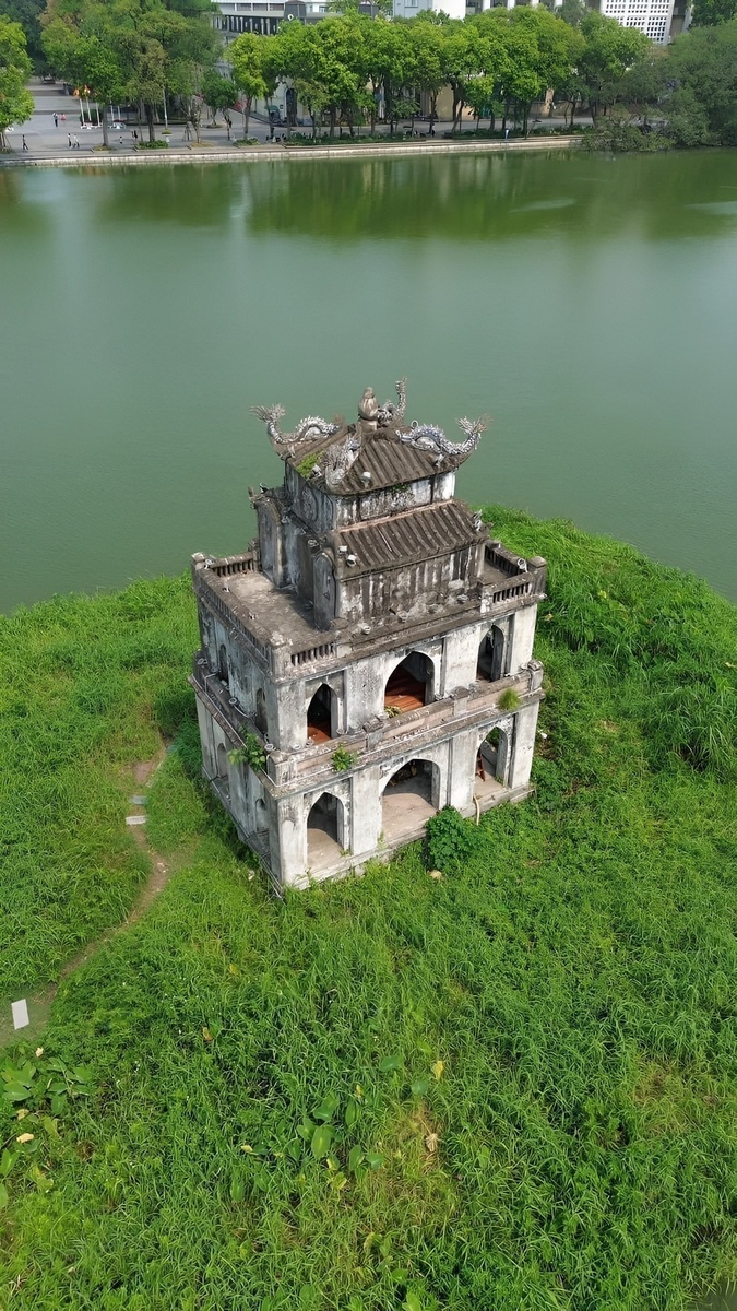 Cận Cảnh Tháp Rùa