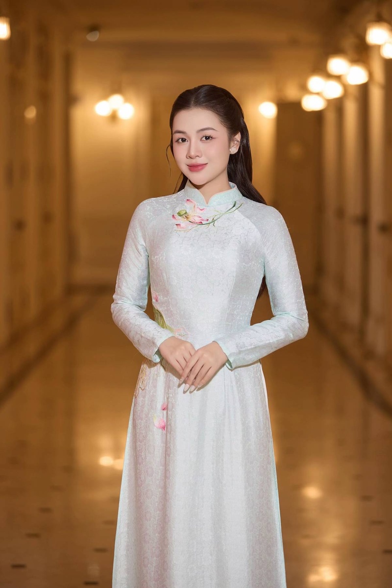 Vũ Thuỳ Linh - Kỷ niệm 1.2025