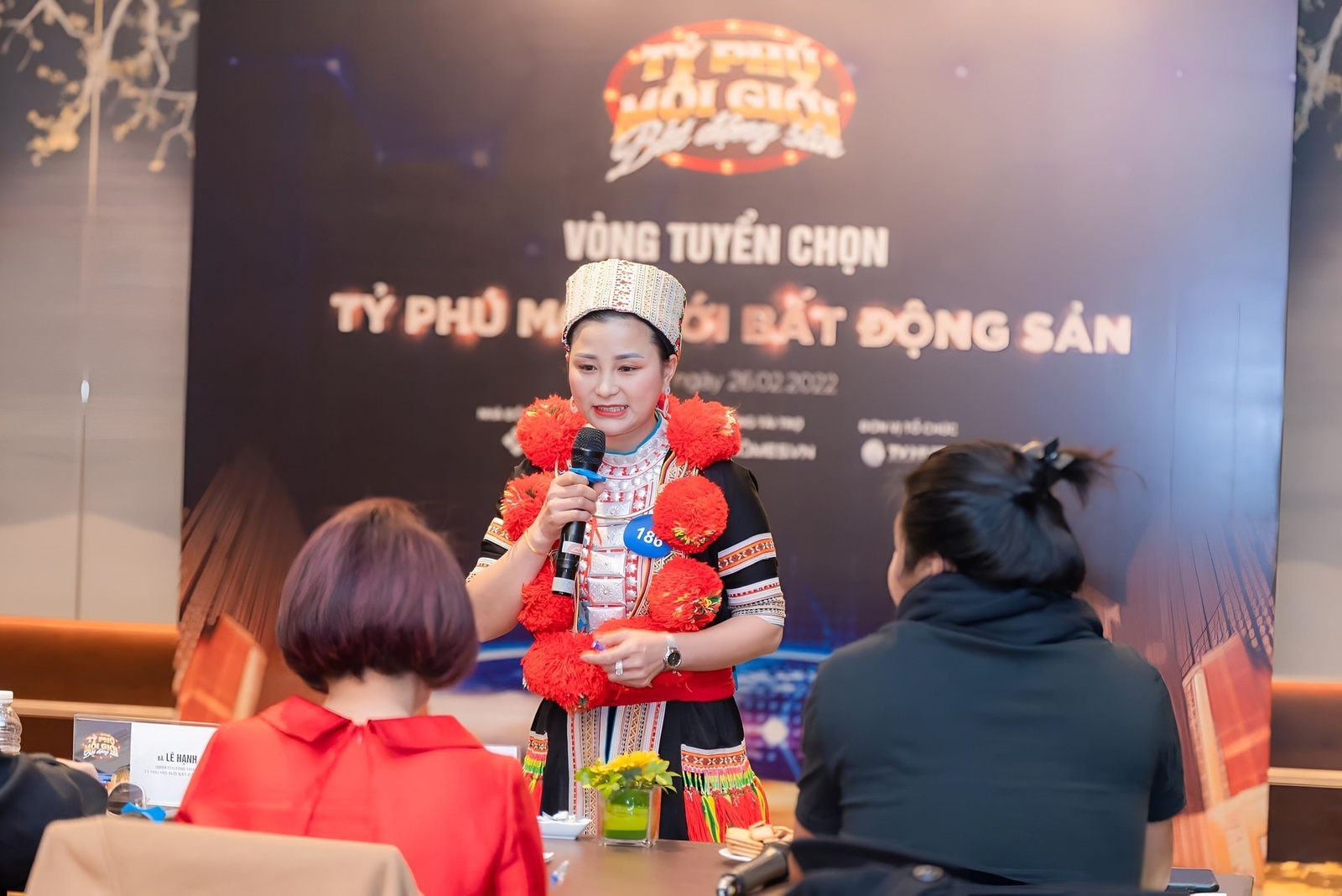 Hoàng Thị Thu Hiền - Trang phục truyền thống 2022