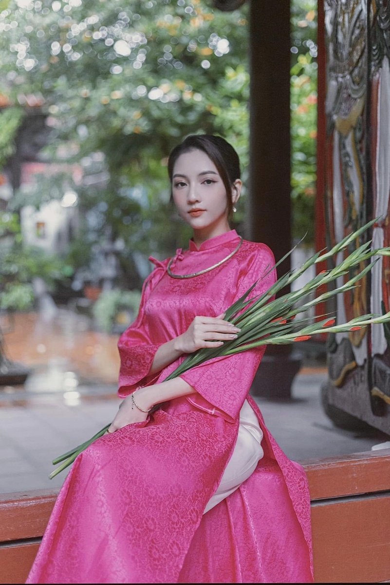 Phan Hương - Áo dài dáng xưa 2023