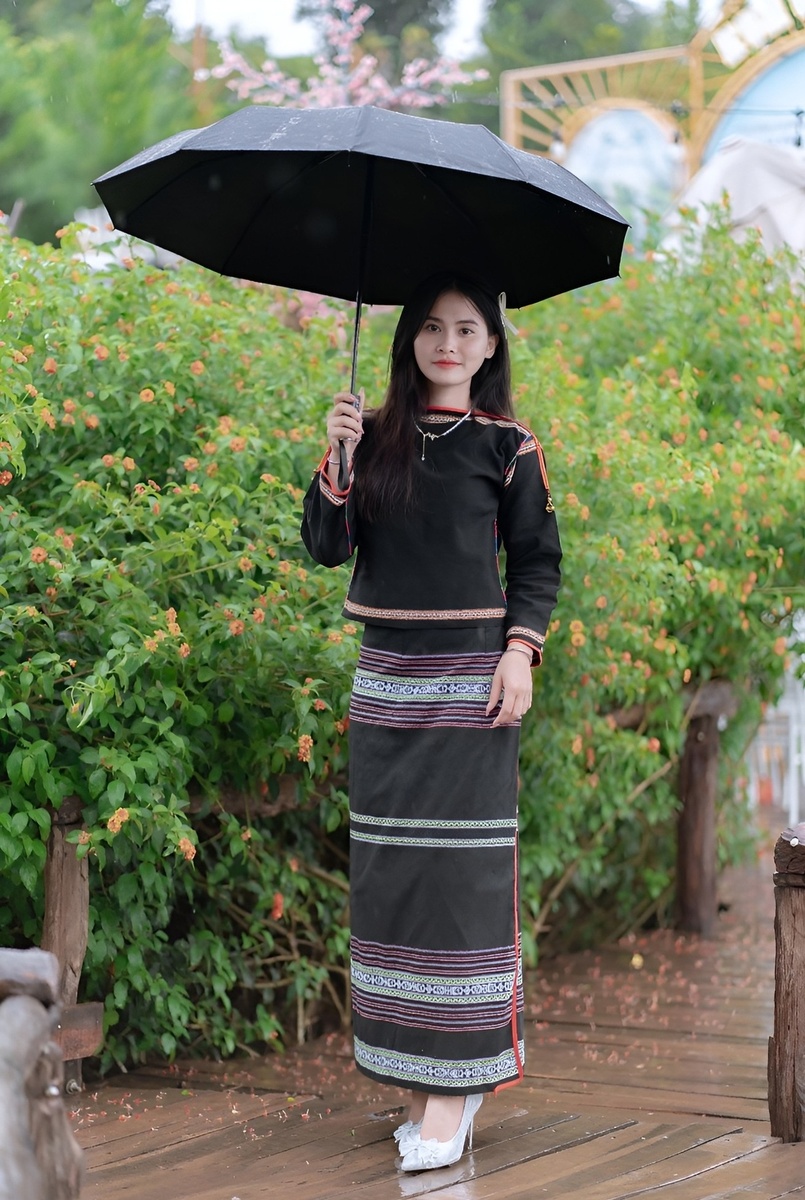 Bạch Kim - Kỷ niệm 6.2024