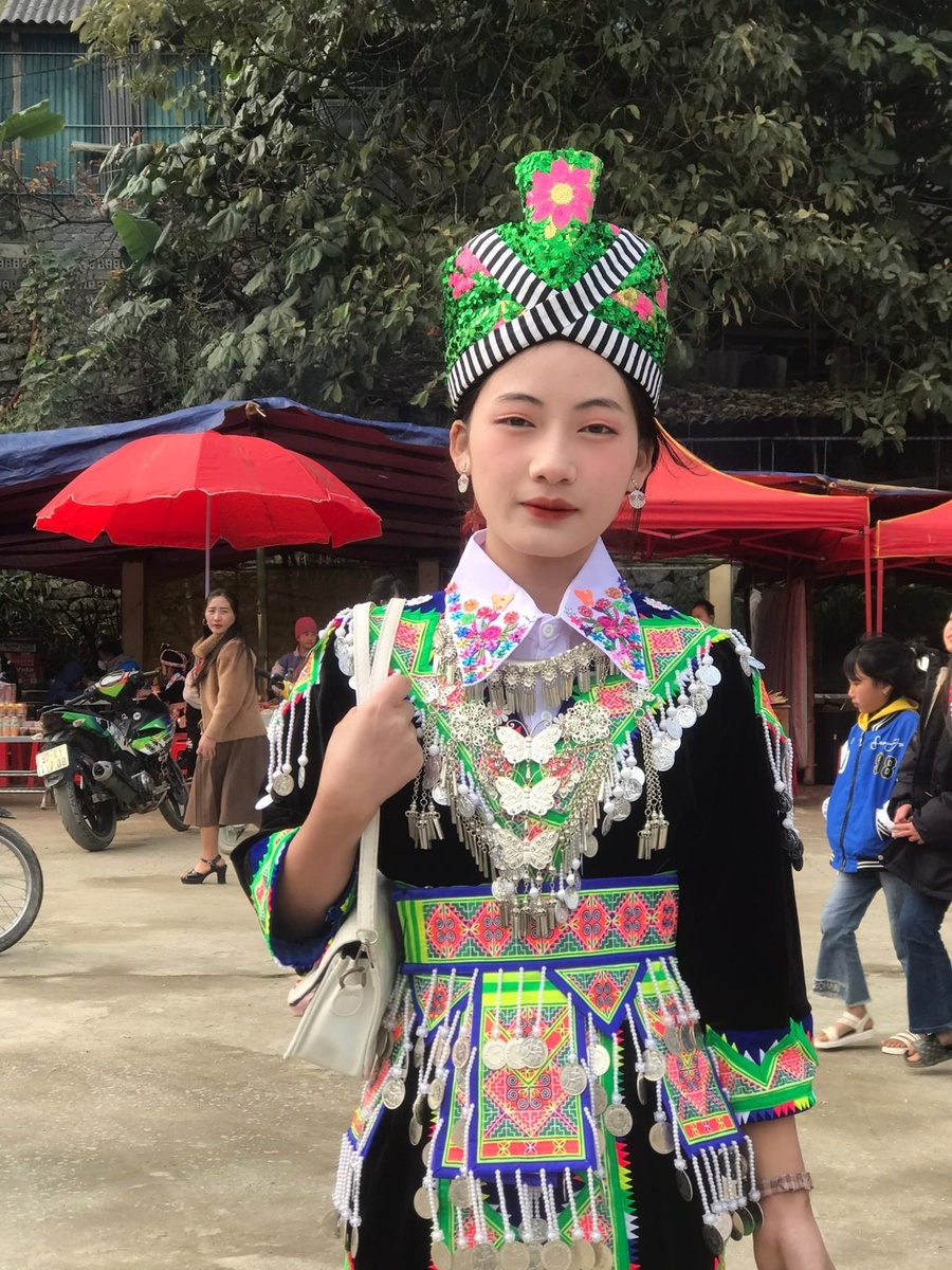 Lỳ's Y's Rê's - Kỷ niệm 2.2024