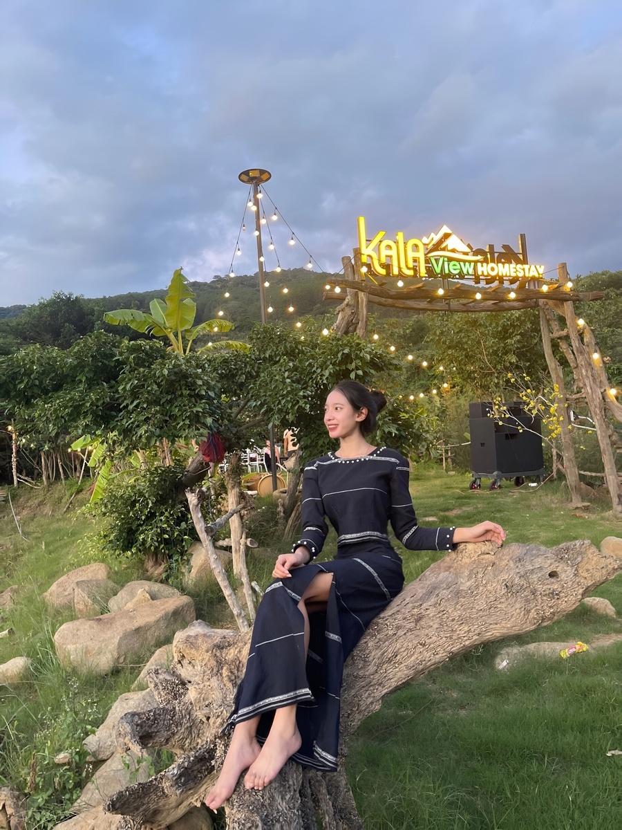 Tường Vy - Kỷ niệm 6.2024