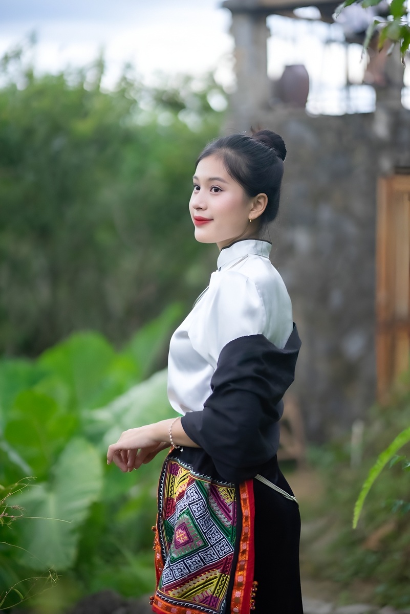 Thùy Dung - Kỷ niệm 8.2024