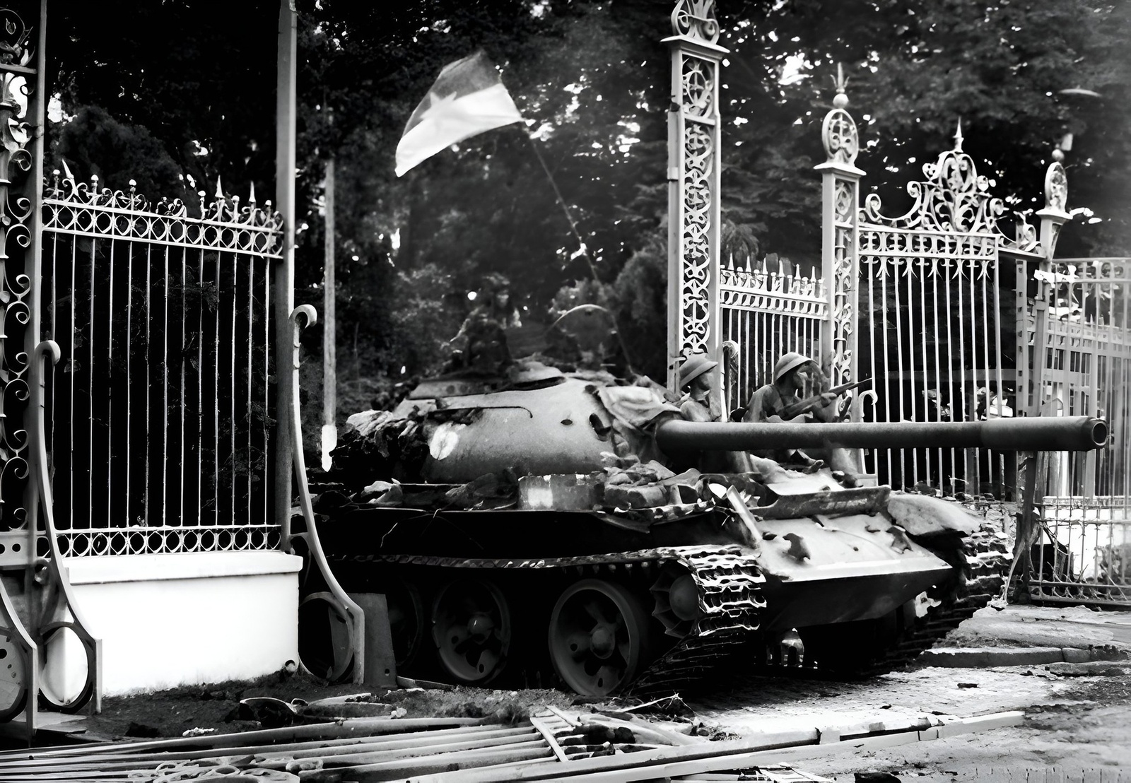 1975 - Tổng tiến công và nổi dậy mùa Xuân
