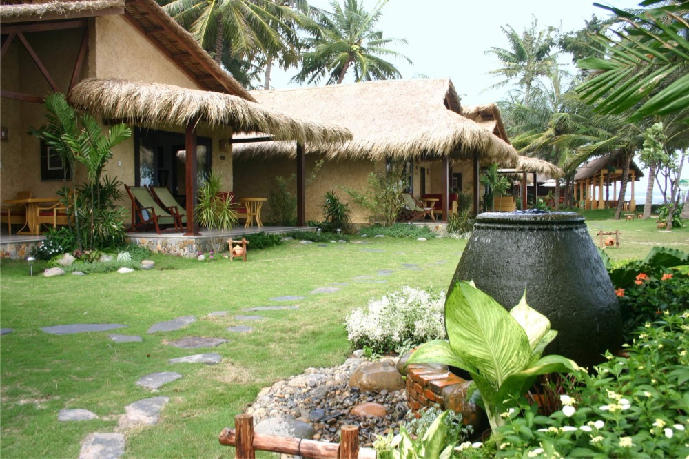 Làng du lịch Tre Việt
