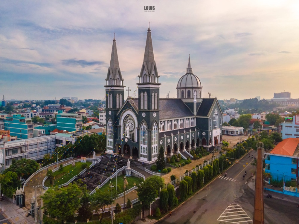 Nhà thờ chánh tòa Phú Cường