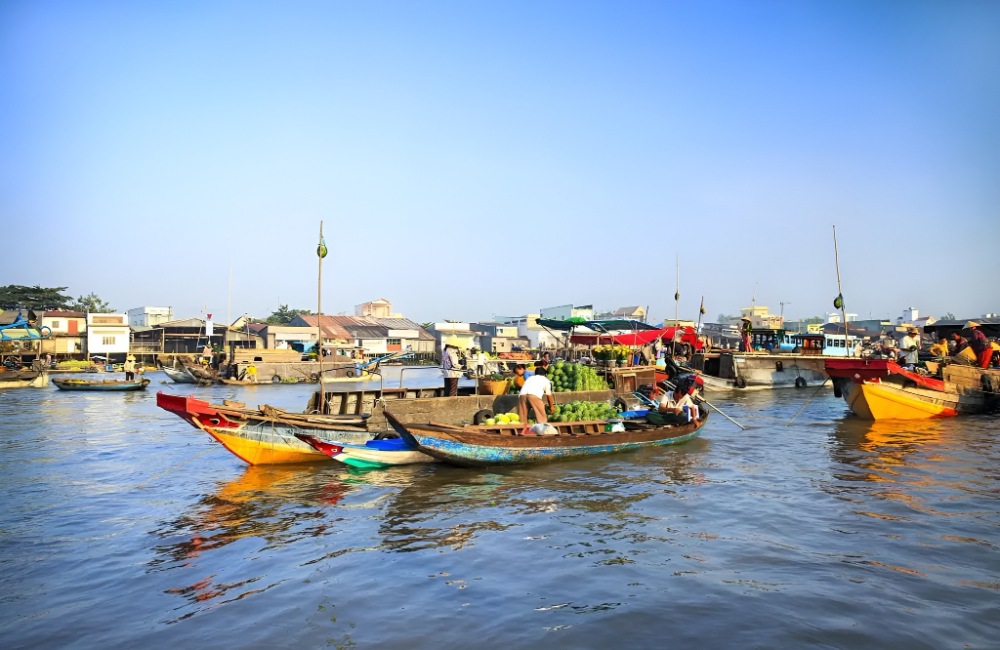Chợ nổi Cái Bè