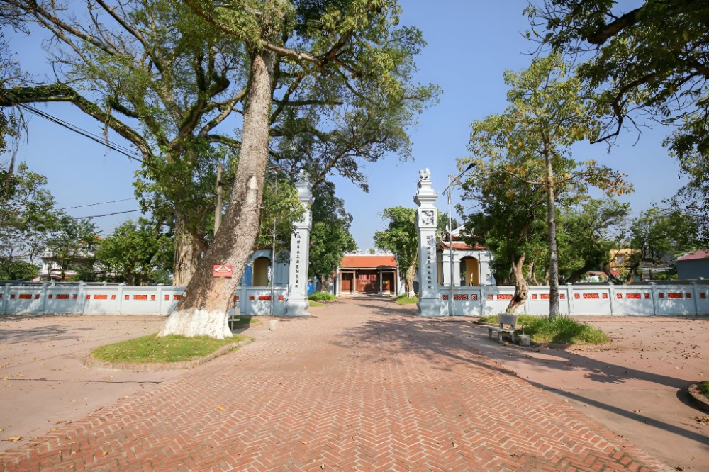 Đền Chử Đồng Tử - Tiên Dung