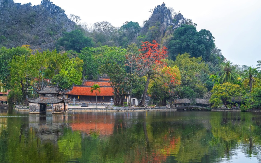 Chùa Thầy