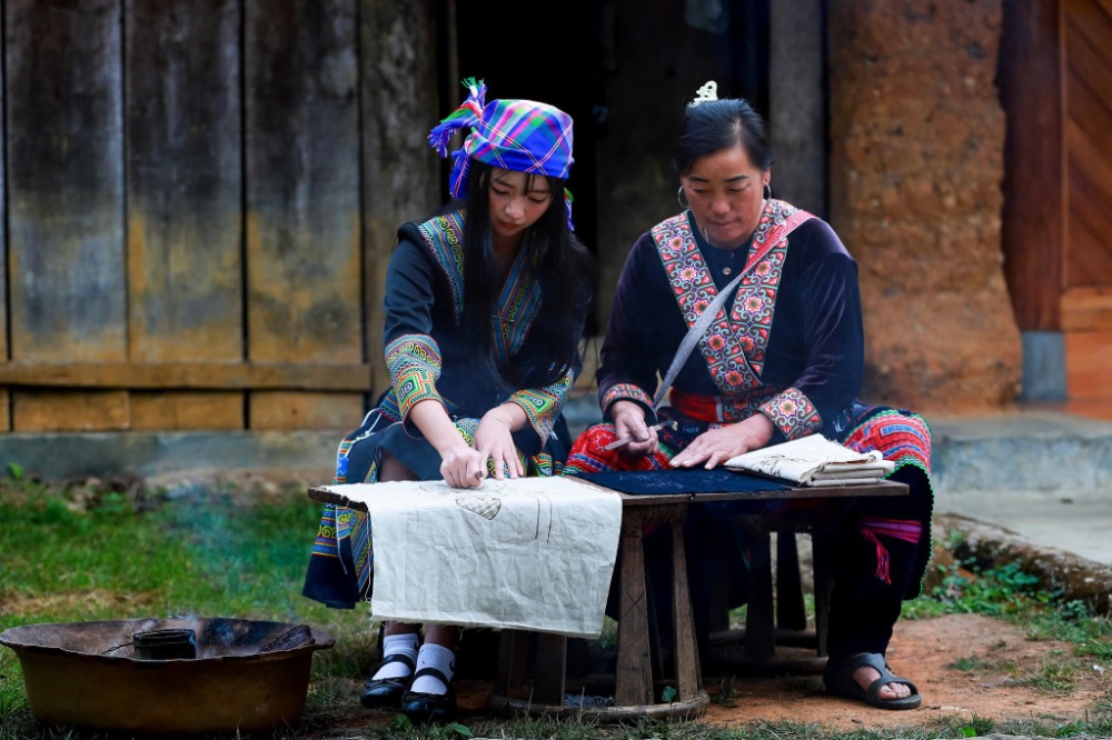 Bản Sin Suối Hồ
