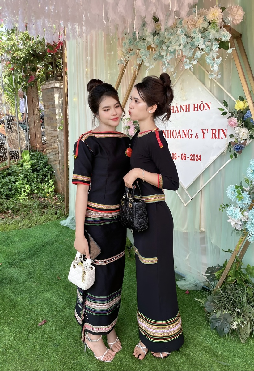 He Mi - Kỷ niệm 6.2024 — ảnh 4