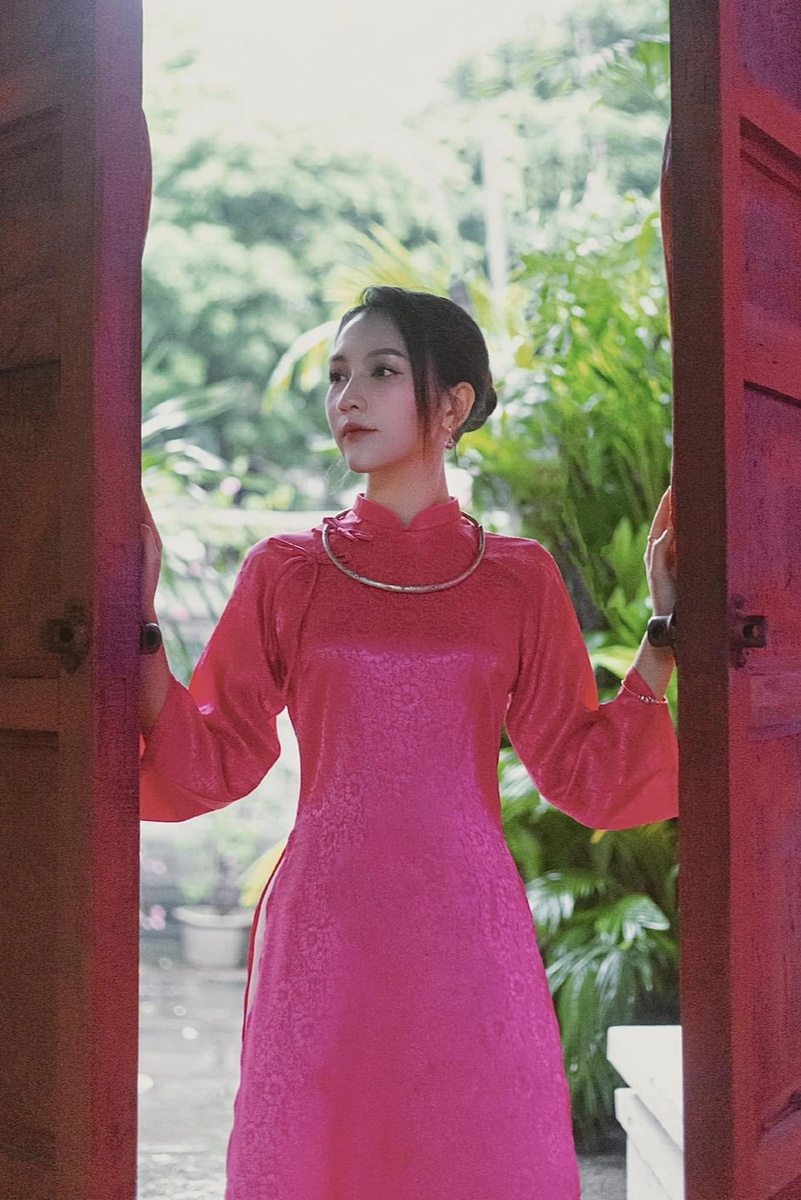 Phan Hương - Áo dài dáng xưa 2023 — ảnh 3