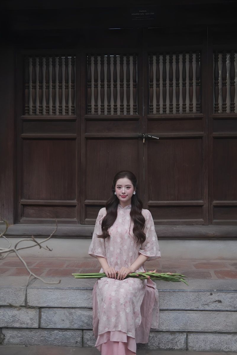 Nguyễn Thị Trinh - Áo dài 1.2025 — ảnh 2