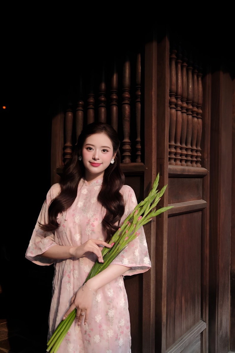 Nguyễn Thị Trinh - Áo dài 1.2025 — ảnh 5