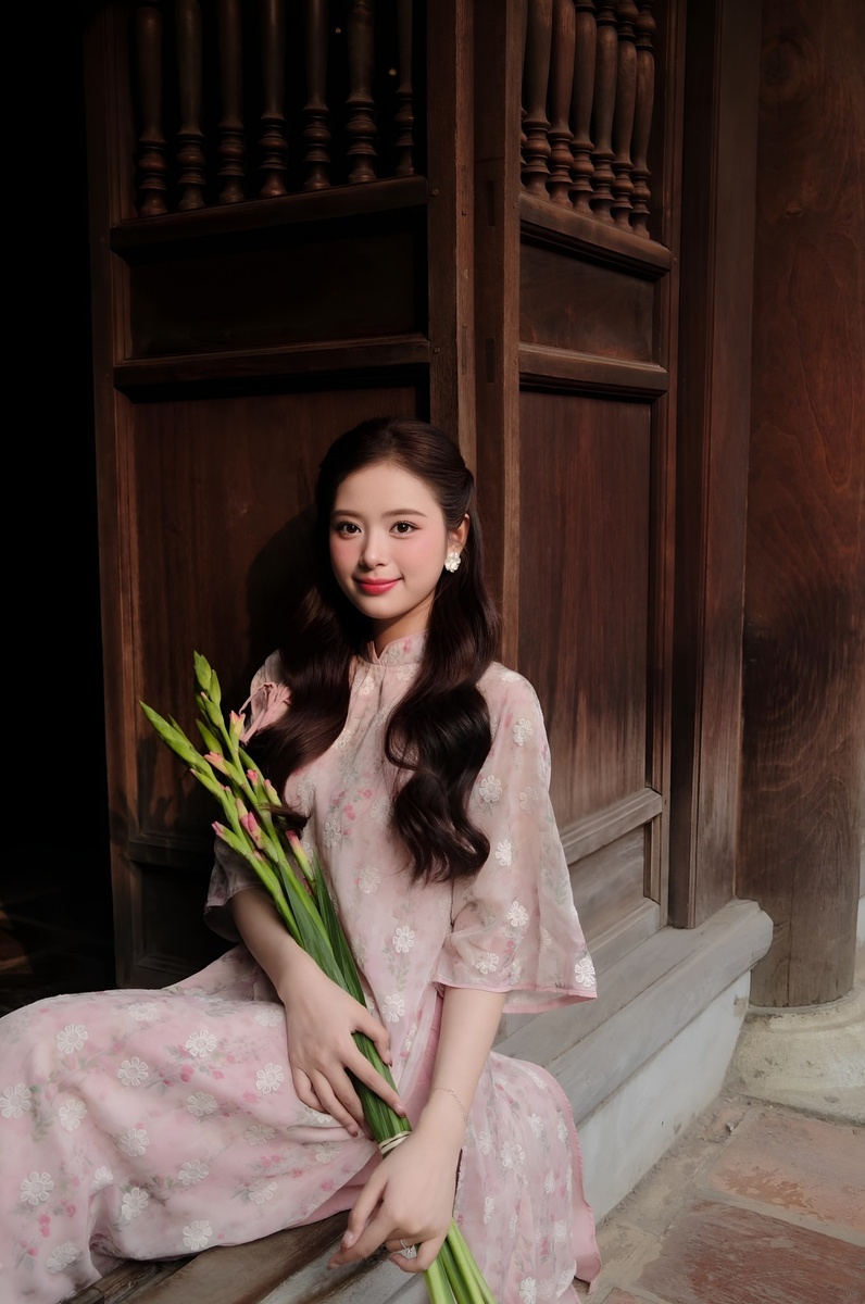 Nguyễn Thị Trinh - Áo dài 1.2025 — ảnh 6