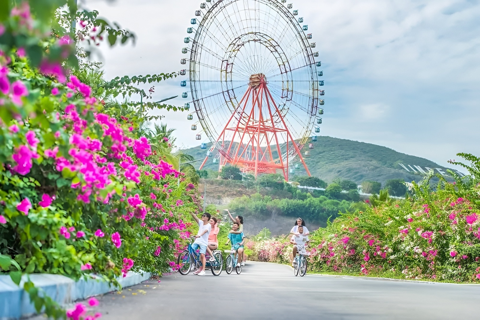 Bánh Xe Bầu Trời – Sky Wheel