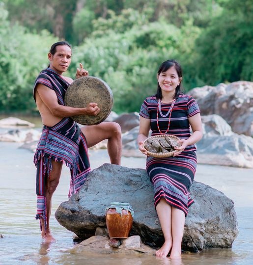 18. Dân Tộc Hrê