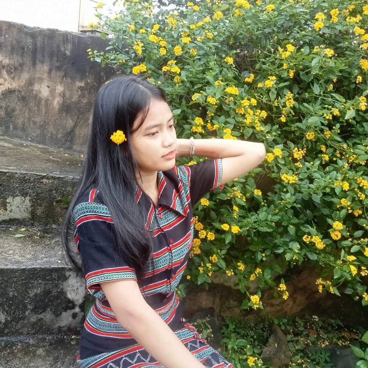 24. Dân Tộc Bru Vân Kiều