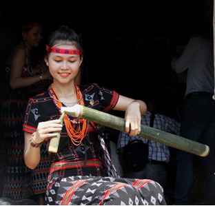 25. Dân Tộc Cơ Tu